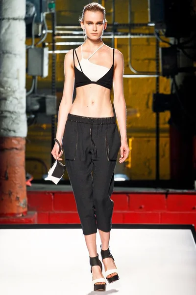 Look 3